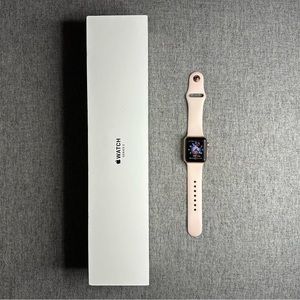 Apple Watch Series 3 38mm Aluminum Gold